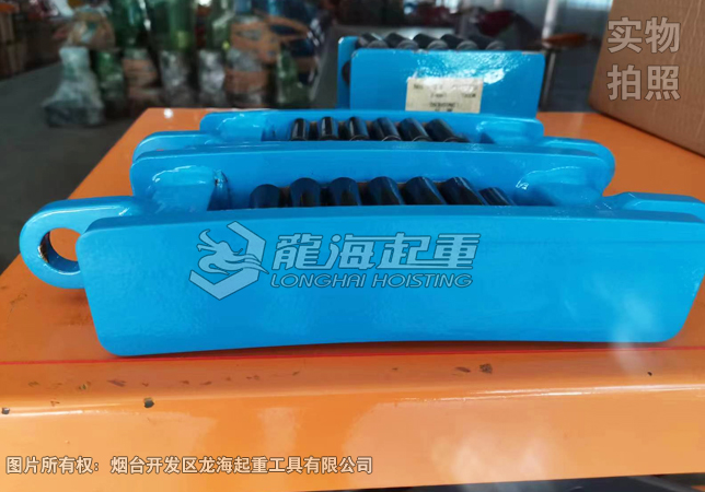 曲面载重滚轮小车