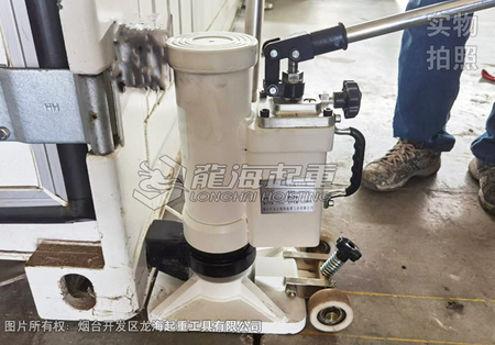 集裝箱專用爪式千斤頂使用案例